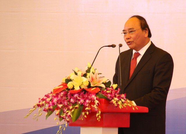 Thủ tướng Nguyễn Xuân Phúc phát biểu tại lễ khởi công. Ảnh: Đức Hoàng