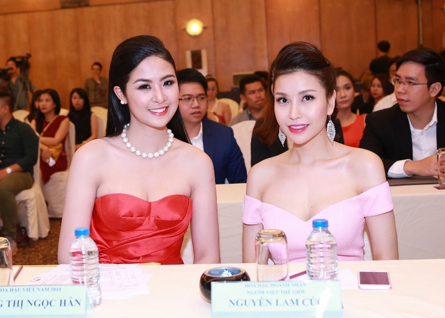 Với sự hội ngộ của các nhan sắc Việt trên toàn thế giới  Hoa hậu bản sắc Việt toàn cầu 2016  hứa hẹn sẽ là 1 cuộc thi hấp dẫn , kịch tính và mang đến nhiều bất ngờ cho khán giả yêu mến và dõi theo.