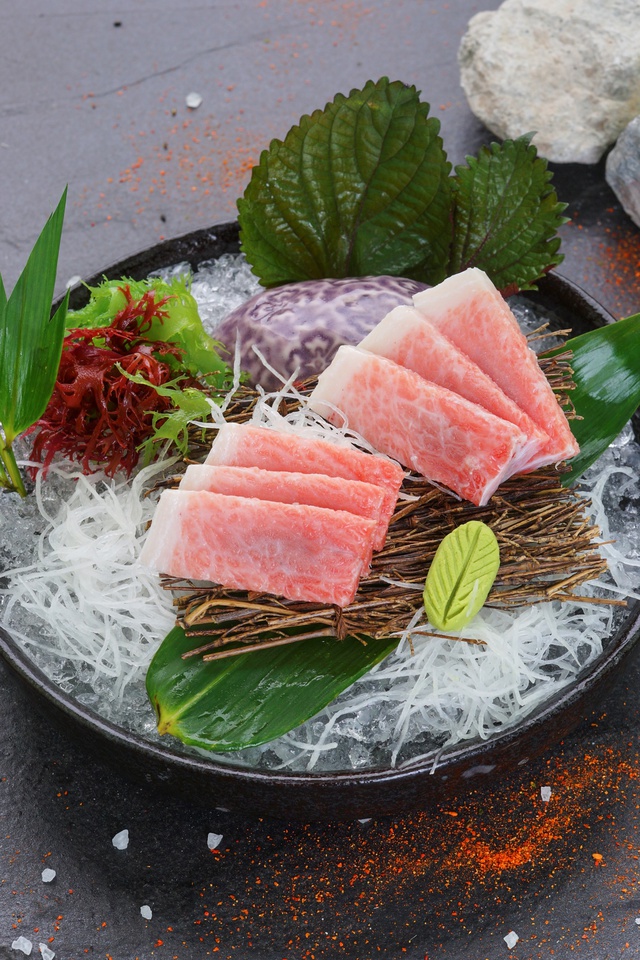 Ottoro Sashimi bụng cá ngừ Nhật Bản với vị ngọt tươi mới, đậm đà và thơm ngậy