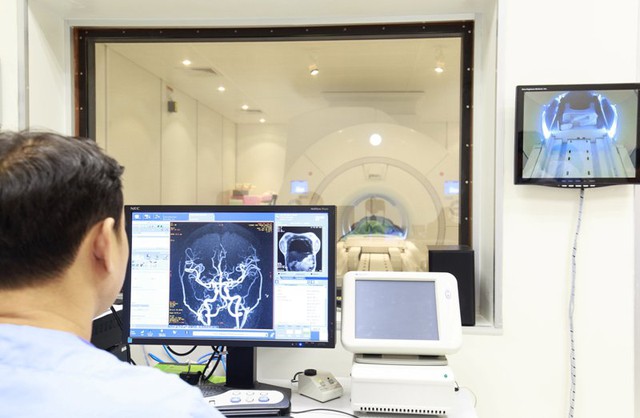 Vinmec Nha Trang trang bị máy chụp cộng hưởng từ (MRI) 3.0 Tesla công nghệ không tiếng ồn của GE Healthcare, lần đầu tiên có mặt tại Đông Nam Á.