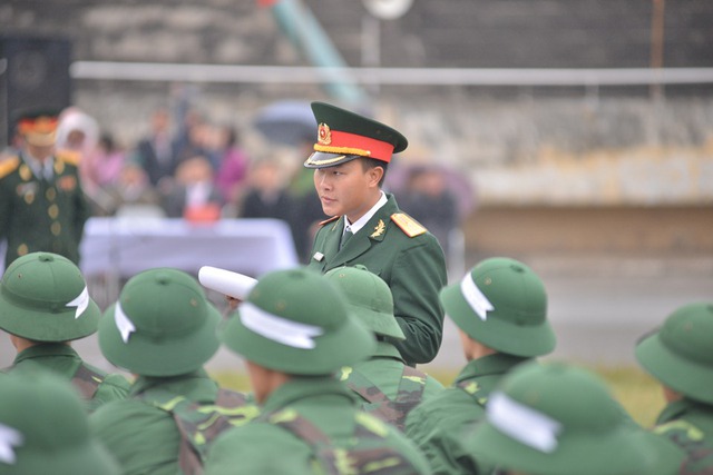 Đây là đợt giao quân đầu tiên trong năm và được thực hiện theo Luật nghĩa vụ quân sự mới có hiệu lực thi hành từ ngày 1/1/2016.