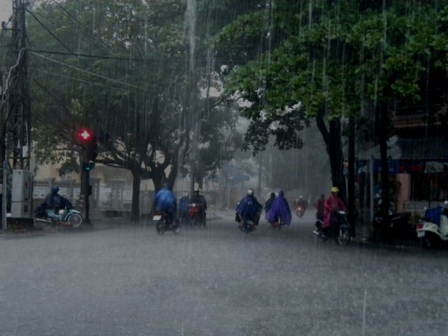 
Chiều tối ngày 18/8, Hà Nội bắt đầu có mưa to trên diện rộng. Ảnh minh họa
