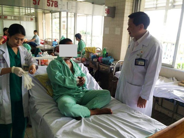 Nạn nhân bị trung tá người Campuchia bắn vừa được phẫu thuật lấy đầu đạn oan nghiệt hồi sáng nay (18/7).
