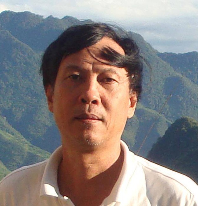 
Nhà thơ Nguyễn Việt Chiến
