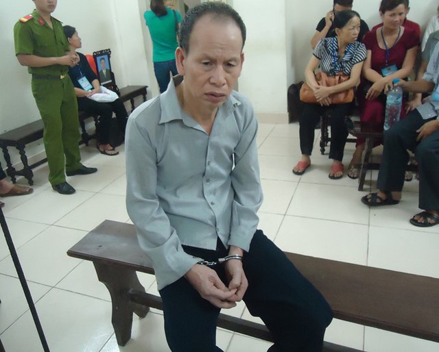 
Bị c&aacute;o Nh&acirc;n tại t&ograve;a. Ảnh: V&acirc;n Thanh.
