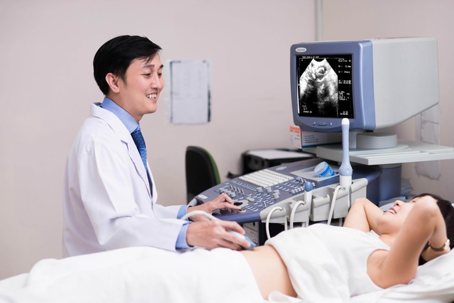 Siêu âm là phương pháp phổ biến nhưng tỷ lệ phát hiện các bất thường liên quan đến rối loạn nhiễm sắc thể không cao.