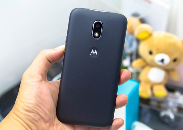 Moto E3 Power có camera sau độ phân giải 8 megapixel còn camera trước độ phân giải 5 megapixel, hỗ trợ chế độ làm đẹp khuôn mặt khi chụp selfie.