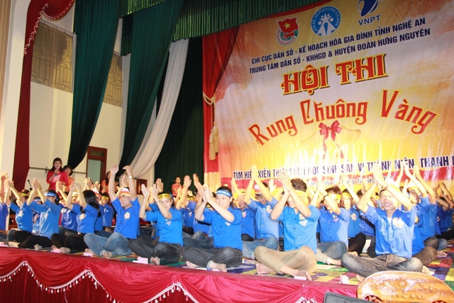 
Có hơn 100 học sinh THPT tham gia thi
