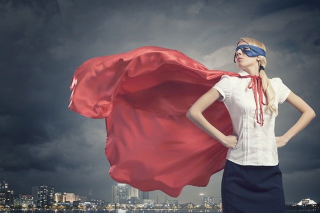 Tư thế đứng kiểu các siêu anh hùng giúp bạn thêm tự tin - Ảnh: Shutterstock