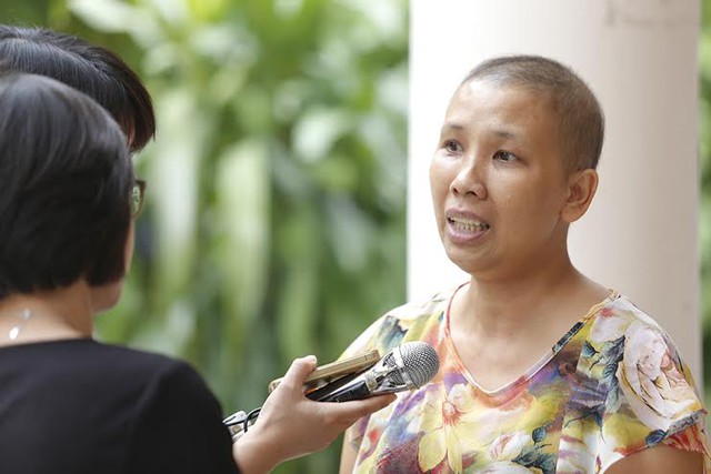 
Chị Nguyễn Thị Cẩm Bào (Huế) - một bệnh nhân ung thư vú ban đầu sử dụng phức hệ Nano FGC cho thấy có hiệu quả tích cực
