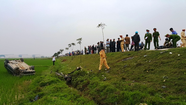 Công an huyện Nam Đàn có mặt kịp thời tại hiện trường vụ tai nạn