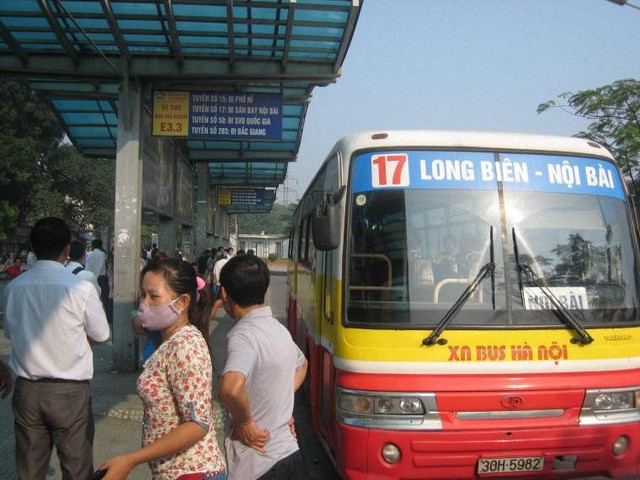 
Tuyến buýt số 17 chạy Long Biên - Nội Bài. Ảnh minh hoạ

