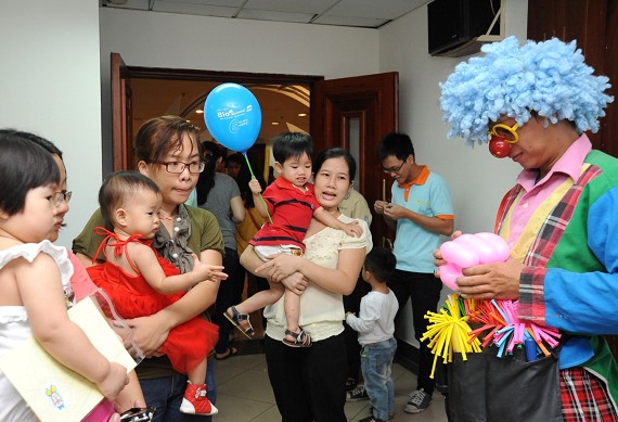 Tọa đàm "Làm mẹ thông thái" sắp đến thành phố biển Quảng Ninh 2 Tọa đàm "Làm mẹ thông thái" sắp đến thành phố biển Quảng Ninh 2