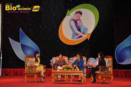 Vân Hugo: “Bio-acmin Gold là biện pháp hỗ trợ rất tốt cho các bà mẹ có con nhỏ” 2 Vân Hugo: “Bio-acmin Gold là biện pháp hỗ trợ rất tốt cho các bà mẹ có con nhỏ” 2