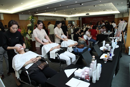 Vừa mua sắm vừa l&agrave;m đẹp với thẻ Ladies First 2