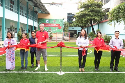S&acirc;n b&oacute;ng đặc biệt d&agrave;nh cho trẻ khiếm thị 1