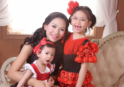 MC Mỹ V&acirc;n &ldquo;Kh&ocirc;ng mong g&igrave; hơn việc con khỏe mạnh&rdquo; 1