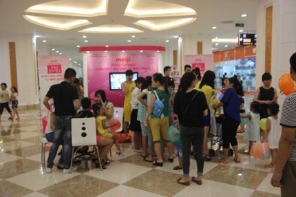 Sự kiện d&ugrave;ng thử sản phẩm Amino Collagen của h&atilde;ng Meiji Nhật Bản 1