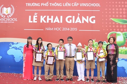 Nô nức lễ khai giảng đầu tiên tại trường phổ thông liên cấp Vinschool 8