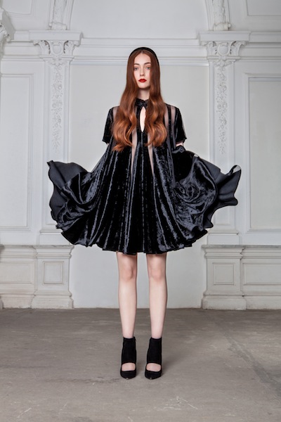 Niềm đam m&ecirc; thời trang của con g&aacute;i triệu ph&uacute; Nga 4