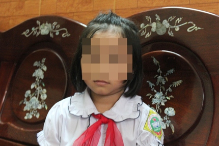 Phụ huynh lo lắng v&igrave; trẻ bị bắt c&oacute;c như&hellip; trong phim 1