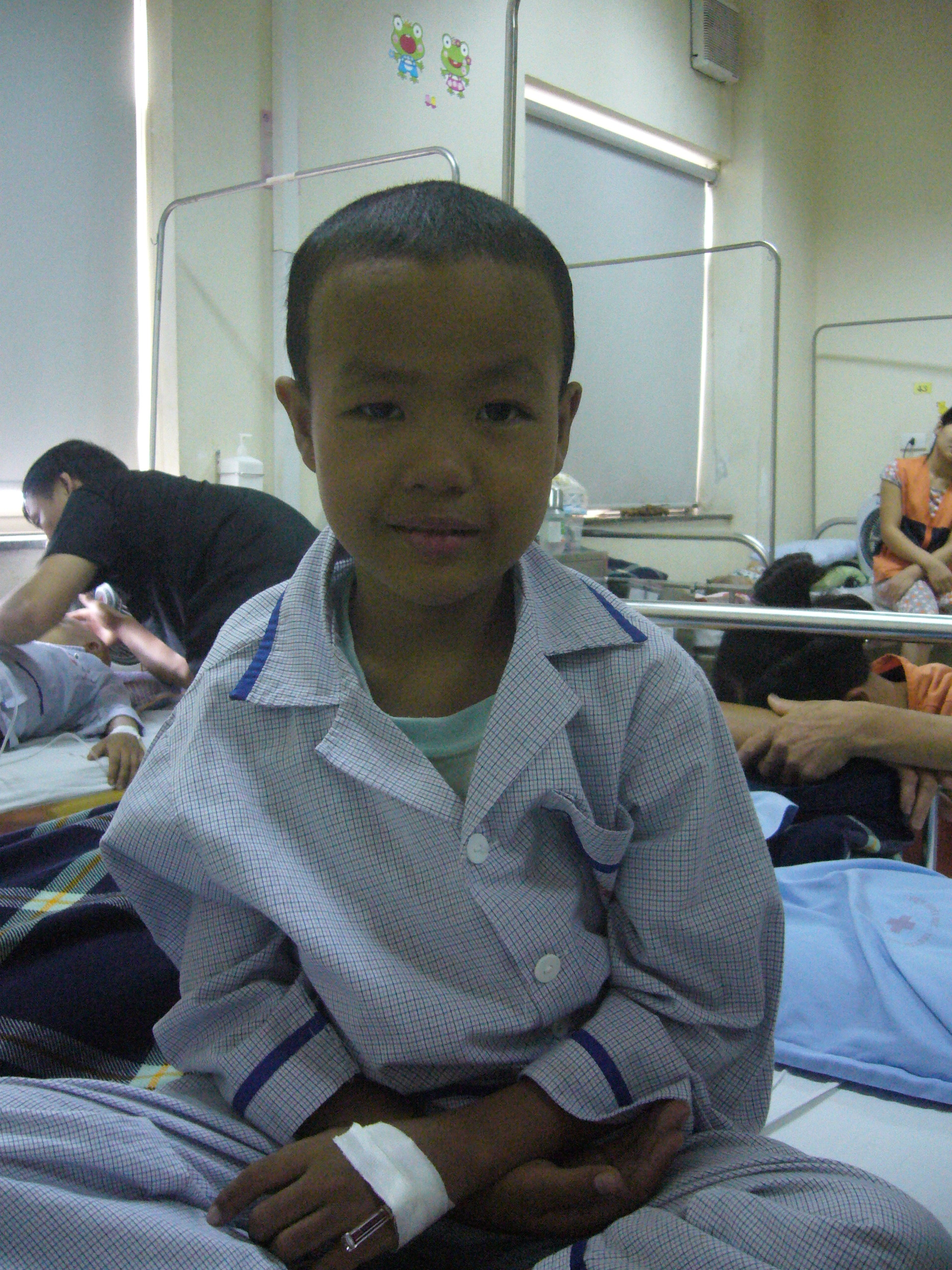 Gia cảnh nghèo, bé 9 tuổi bị u máu không được điều trị đầy đủ 3