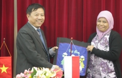 Tổng cục DS-KHHGĐ tiếp đo&agrave;n đại biểu Cơ quan D&acirc;n số Quốc gia Indonesia 4