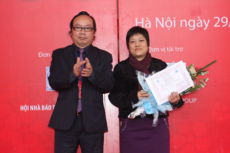 Báo GĐ&XH nhận giải A giải báo chí viết về công tác DS-KHHGĐ  2