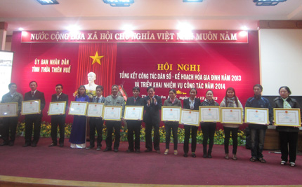 Thừa Thiên Huế: Mittinh kỷ niệm ngày Dân số Việt Nam 2