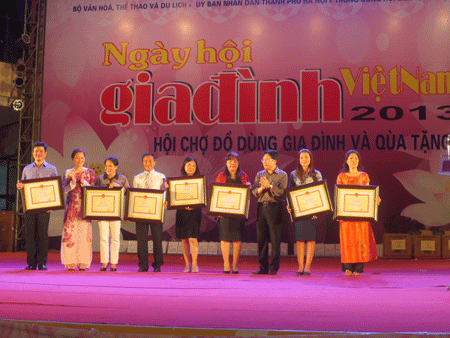 Niềm vui vỡ òa tại Lễ Tổng kết Ngày hội Gia đình Việt Nam 4