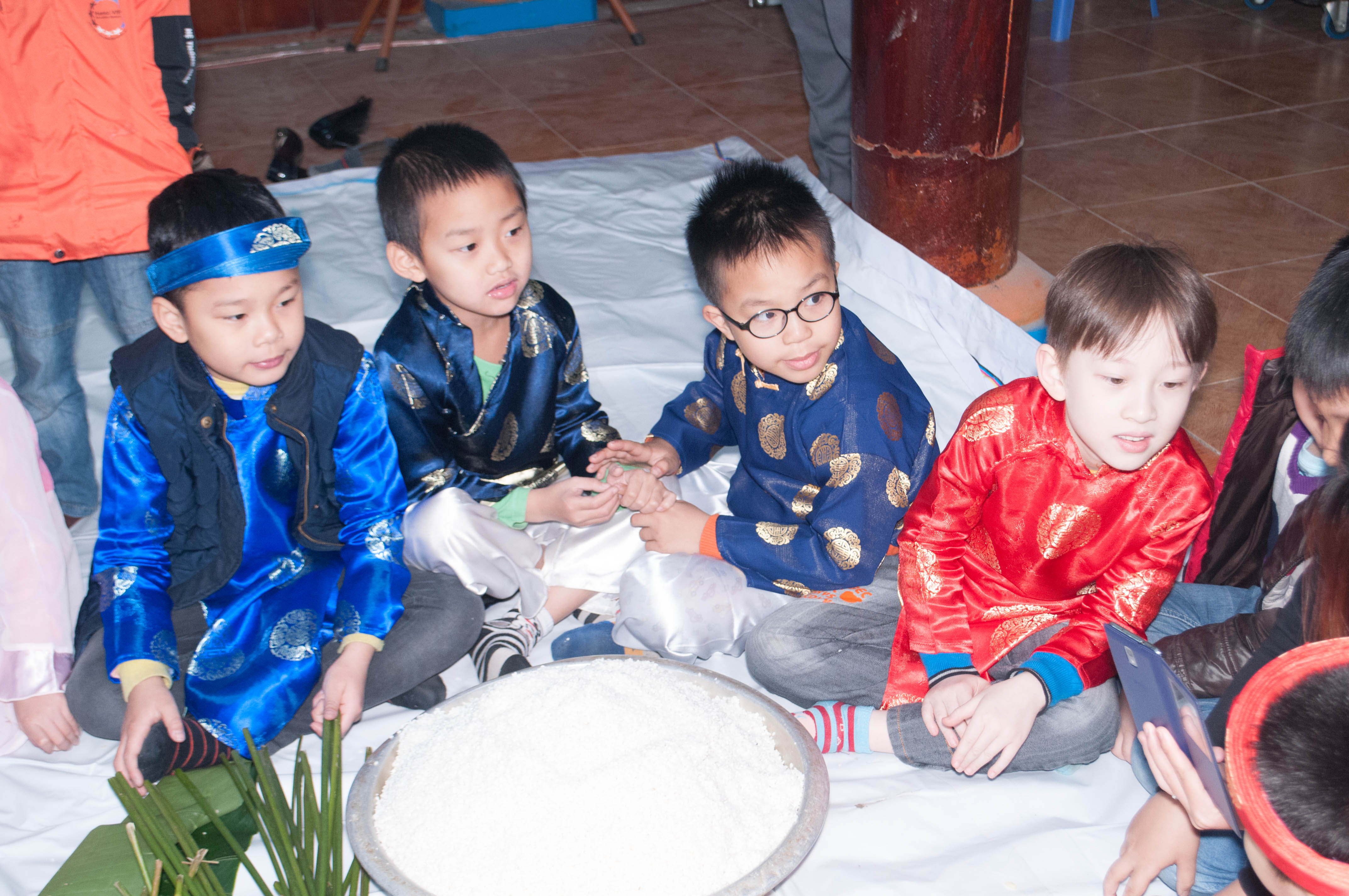 Dạy trẻ trân trọng văn hóa dân tộc qua ngày hội gói bánh chưng 2