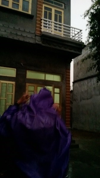 Cha "tr&oacute;t" x&acirc;m hại t&igrave;nh dục con g&aacute;i v&igrave; ngủ chung giường? 1