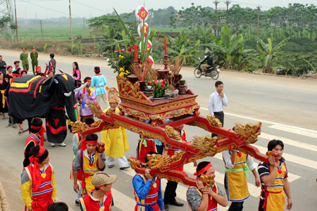 Về Phú Thọ xem đánh giậm, úp nơm giữa phố 2