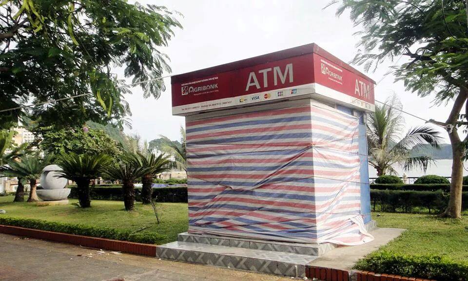 H&agrave;ng trăm kh&aacute;ch du lịch xin ở lại "đ&oacute;n"&hellip; Thần Sấm 1