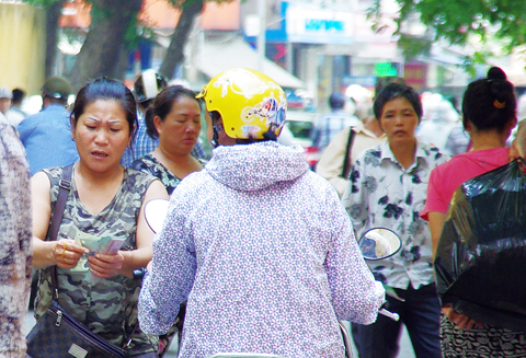 &ldquo;Sốc&rdquo; với gi&aacute; v&eacute; trận chung kết của U19 Việt Nam: 3 triệu đồng/cặp! 1