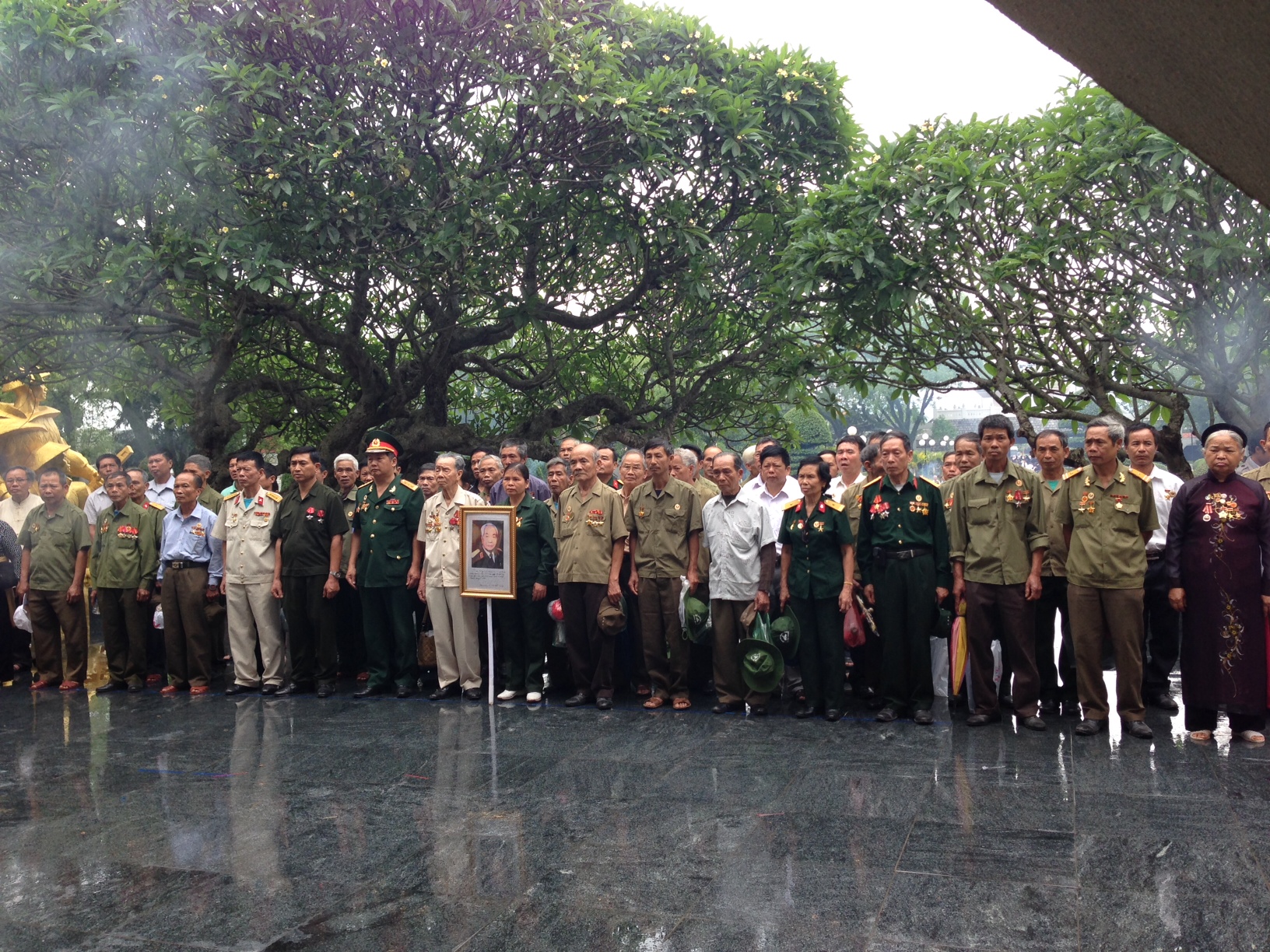 Người d&acirc;n Điện Bi&ecirc;n mở cửa nh&agrave; đ&oacute;n cựu chiến binh 1