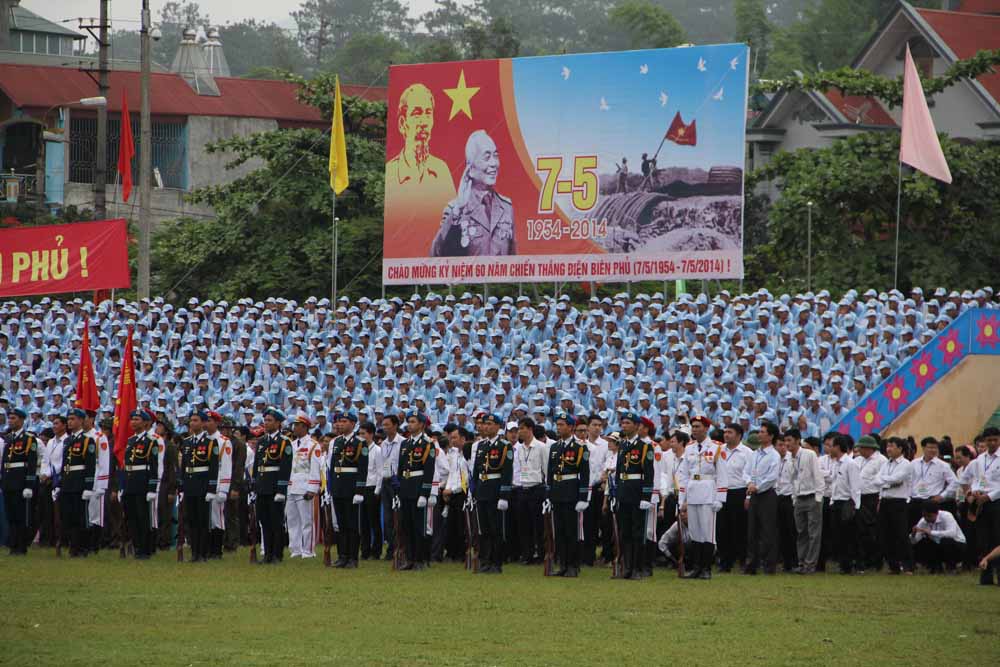 Cận cảnh lễ diễu binh ho&agrave;ng tr&aacute;ng mừng 60 năm chiến thắng Điện Bi&ecirc;n Phủ 1