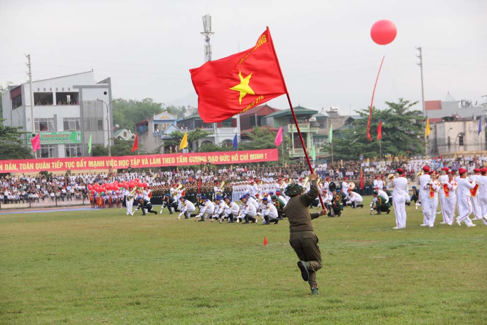Cận cảnh lễ diễu binh ho&agrave;ng tr&aacute;ng mừng 60 năm chiến thắng Điện Bi&ecirc;n Phủ 2