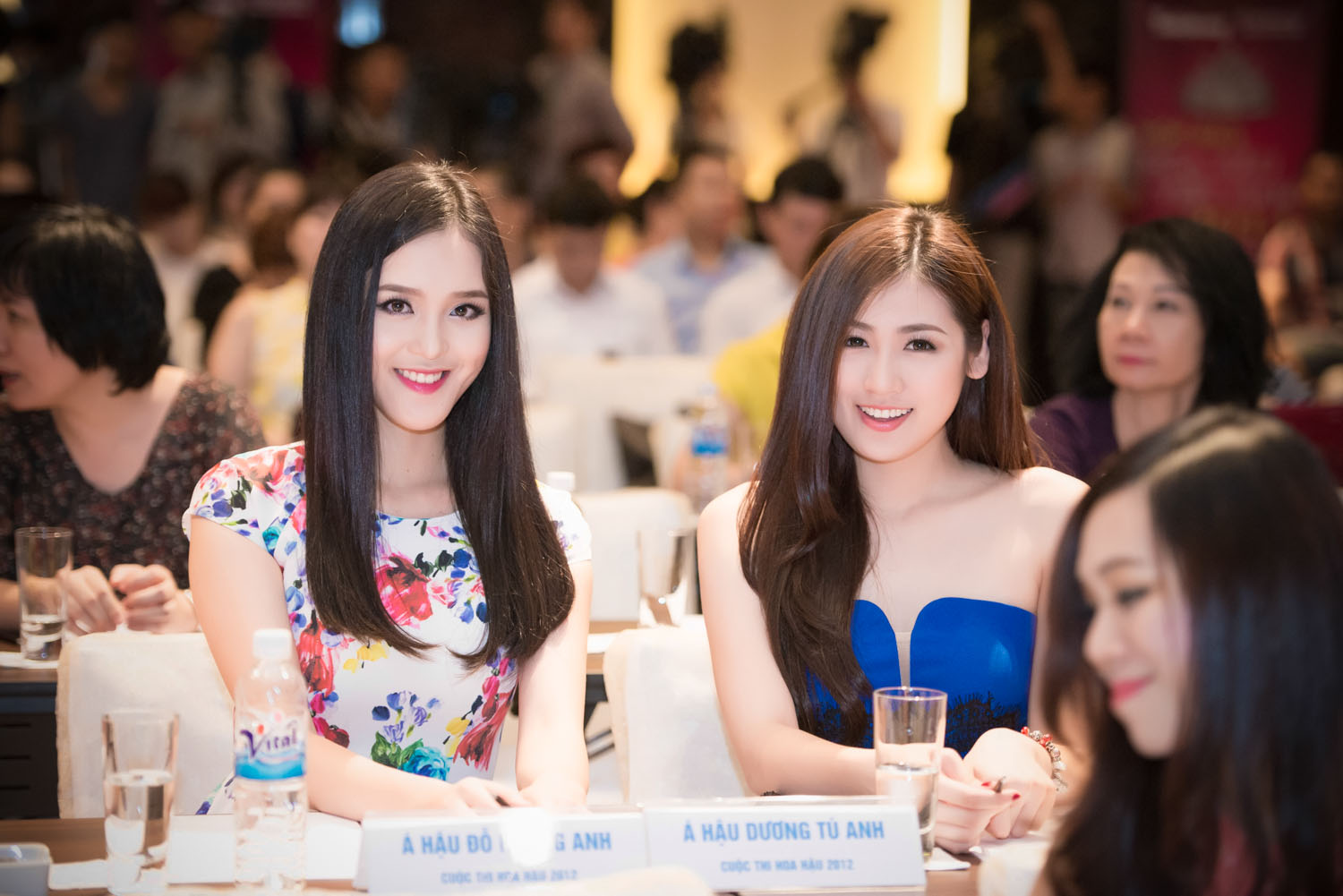 Dàn “chân dài” lộng lẫy giữa thời tiết nóng nực của Hà Nội 10 Dàn “chân dài” lộng lẫy giữa thời tiết nóng nực của Hà Nội 10