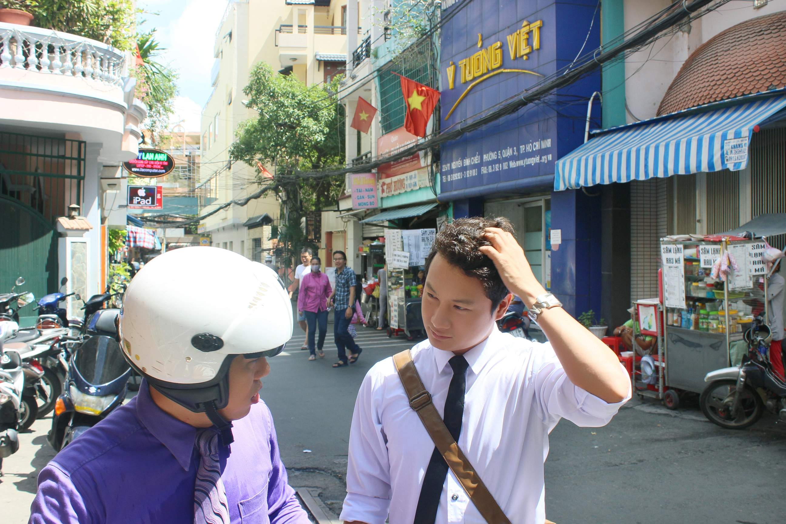 PGS Huỳnh Văn Sơn tiếp sức m&ugrave;a thi 3