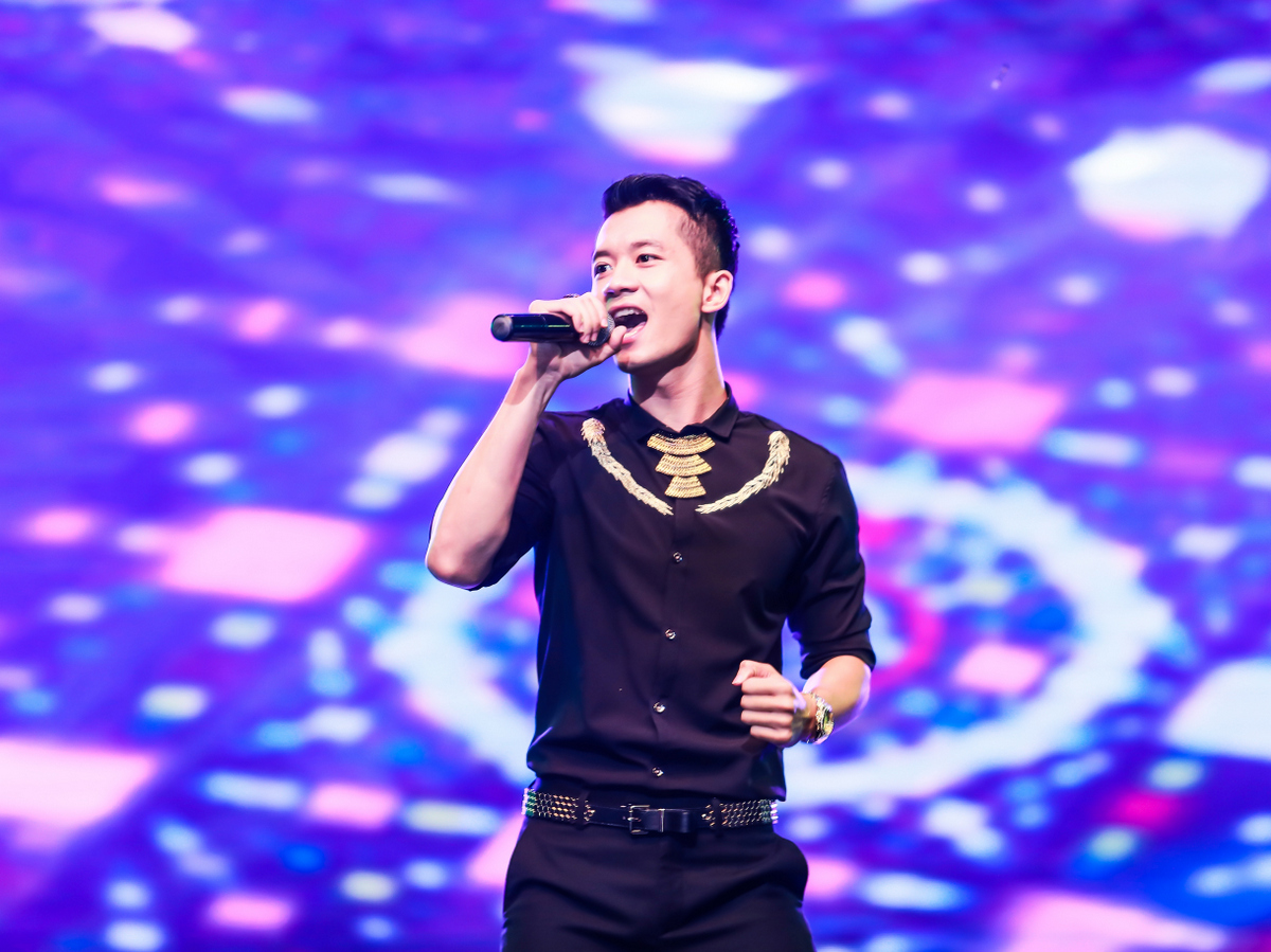 Quách Ngọc Ngoan mặt buồn rười rượi xuất hiện sau ly hôn 11 Quách Ngọc Ngoan mặt buồn rười rượi xuất hiện sau ly hôn 11