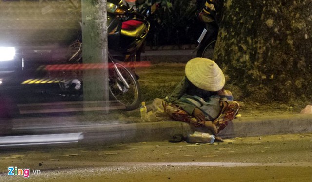 Một đêm chặn đầu xe xin tiền của bé trai ở Sài Gòn