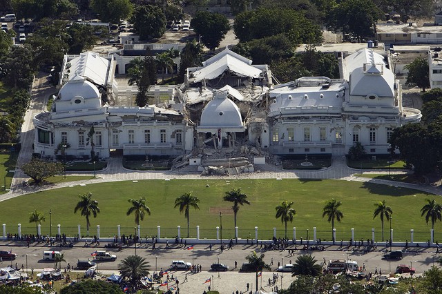 Dinh tổng thống Haiti cũng bị phá hủy sau thảm họa. Ảnh: Wikipedia.