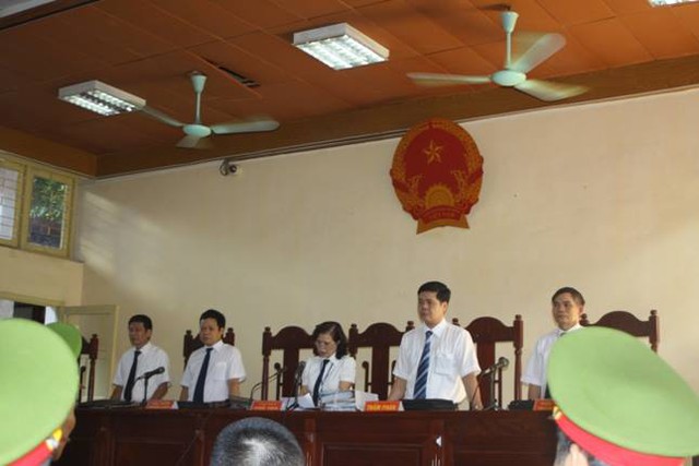 HĐXX Tòa án tỉnh Bắc Giang đọc quyết định xử sơ thẩm.