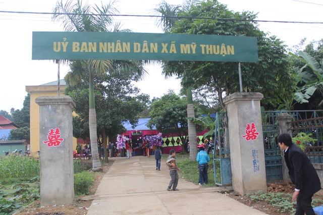 Toàn bộ sân của UBND xã Mỹ Thuận (huyện Tân Sơn, tỉnh Phú Thọ) được trưng dụng để tổ chức đám cưới cho con ông Trưởng phòng Nội vụ huyện.