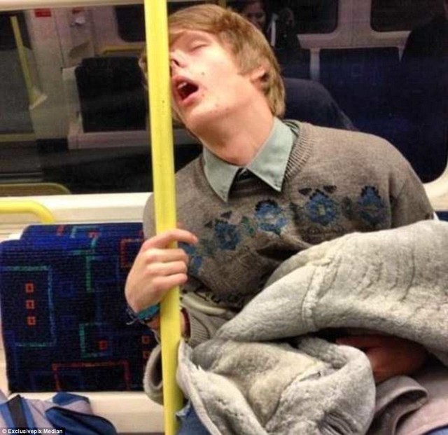 Ngủ ở trên xe buýt