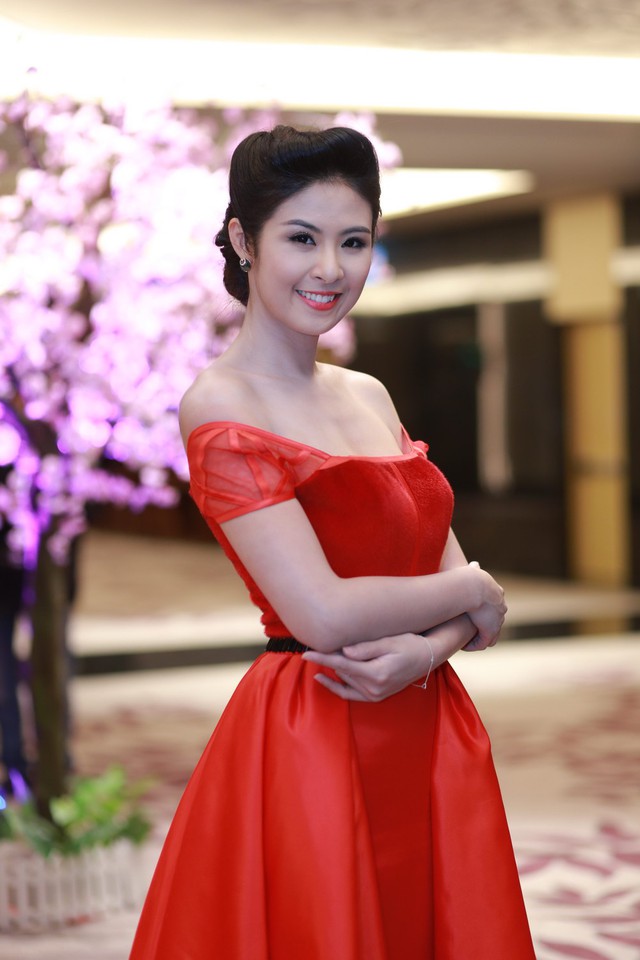 Trong số các Hoa hậu Việt Nam, Ngọc Hân là người có sự thay đổi đáng kể về nhan sắc và tính cách kể từ khi đăng quang. Cô cũng là người tham gia rất tích cực các dự án cộng đồng, các chuyến từ thiện.