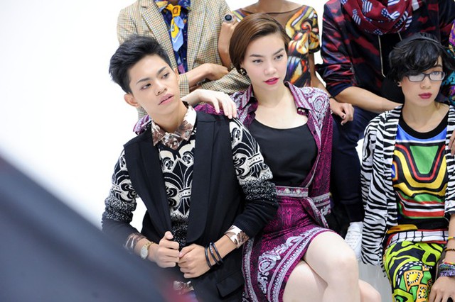 Hà Hồ thích thú khi đụng độ bản sao tại Fashionista Vietnam