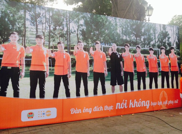 Các cầu thủ đội tuyển U19 Việt Nam là đại diện hình ảnh cho Chiến dịch Hãy hành động xóa bỏ bạo lực với phụ nữ và trẻ em gái.