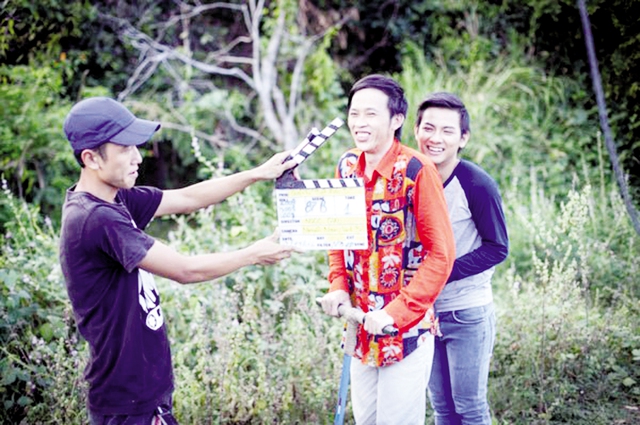 Danh hài Hoài Linh và con nuôi Hoài Lâm trong phim “Quý tử thời nay” hứa hẹn sẽ làm bùng nổ màn ảnh Việt dịp Tết năm 2015.	 Ảnh: TL